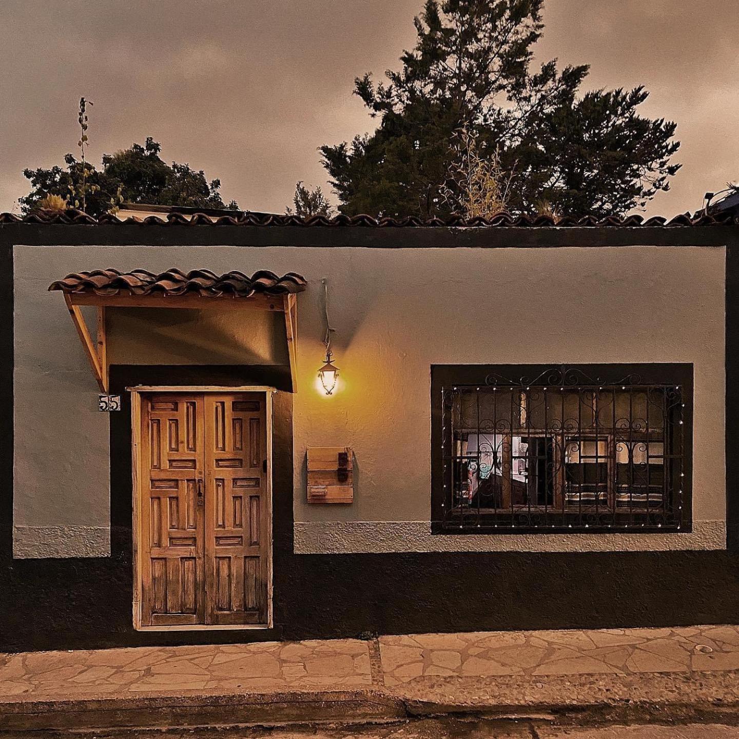 Hostal El 55 San Cristóbal de Las Casas Exterior foto